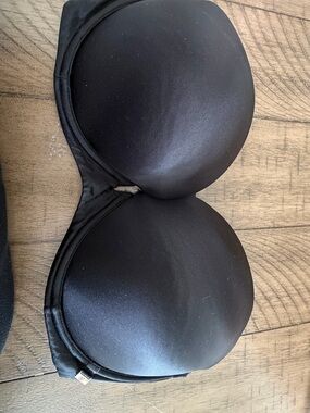 Strapless Black Padded Bra -